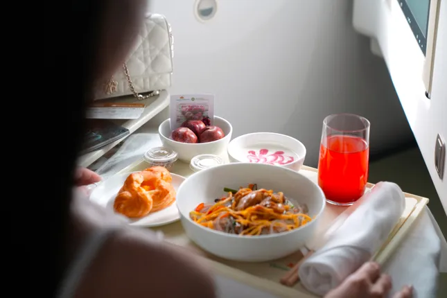 Vietnam Airlines đưa mận hậu Sơn La lên thực đơn trên không ảnh 3