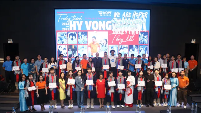 21 học sinh trường Hy vọng làm lễ trưởng thành: Trái ngọt sau hành trình yêu thương ảnh 1