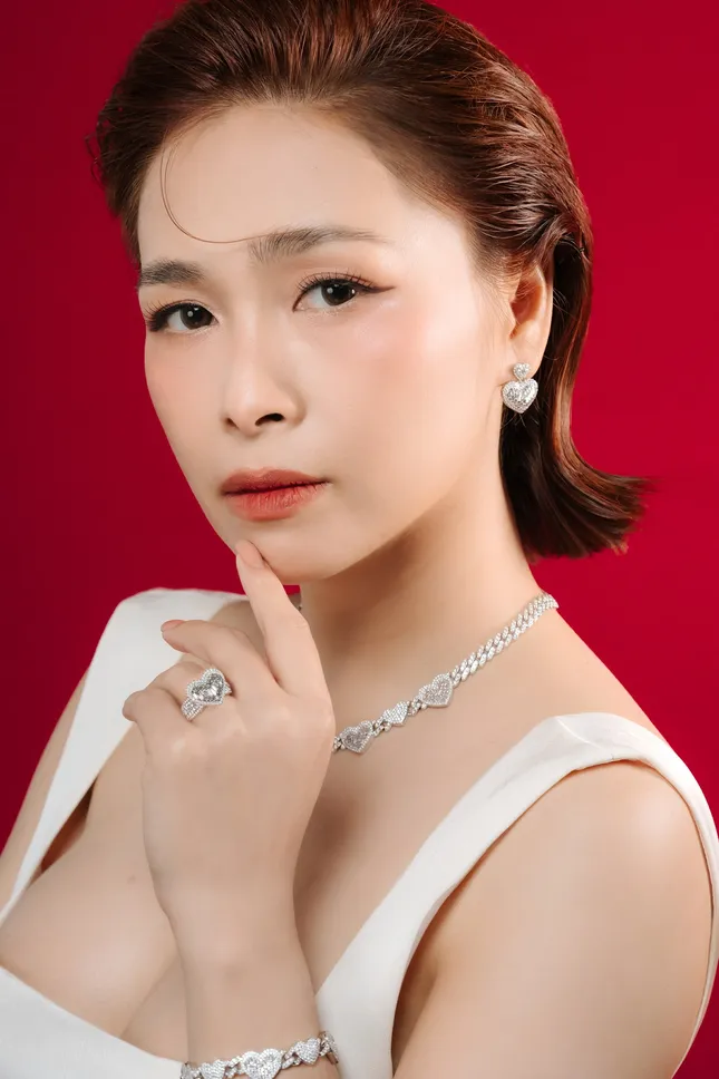 Hoàng Thứ Jewelry, 35 năm kế thừa di sản và hành trình đổi mới 'Trái tim' ảnh 1