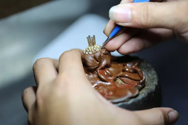 Hoàng Thứ Jewelry, 35 năm kế thừa di sản và hành trình đổi mới 'Trái tim' ảnh 4