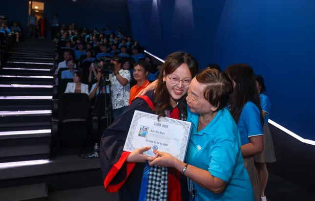 21 học sinh trường Hy vọng làm lễ trưởng thành: Trái ngọt sau hành trình yêu thương ảnh 2
