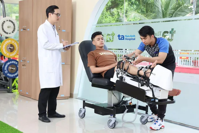 JEX hỗ trợ bảo vệ xương khớp, tiếp sức cho biệt đội huyền thoại 'Quỷ Đỏ' đến Việt Nam ảnh 4
