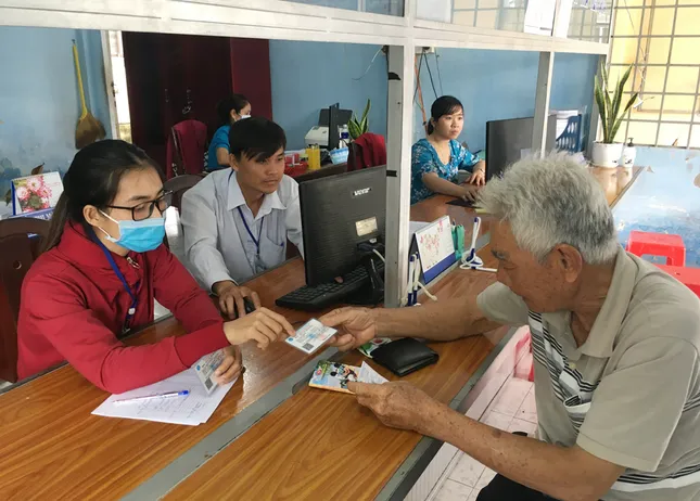 Chủ tịch tỉnh Bến Tre yêu cầu đảm bảo thủ tục hành chính khi triển khai chính quyền 2 cấp ảnh 1