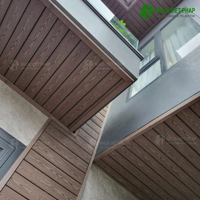 Tại sao nên chọn gỗ nhựa ngoài trời Nhựa Việt Pháp thay vì hàng nhập khẩu giá rẻ ảnh 2