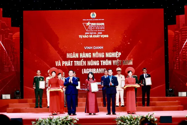 Agribank được vinh danh tại chương trình 'Vinh Quang Việt Nam' 2025 ảnh 1