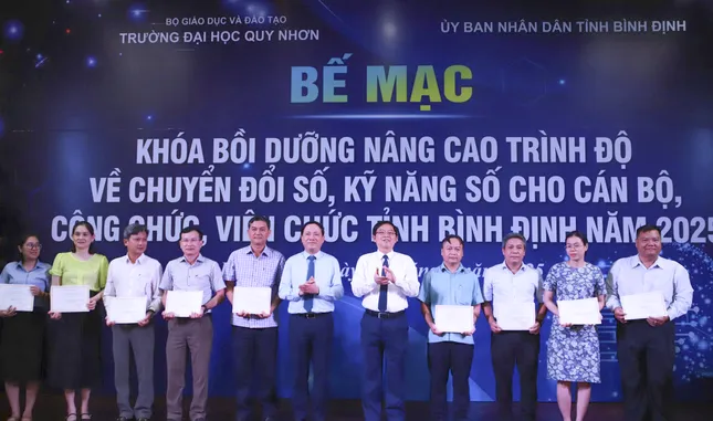 Hơn 6.900 cán bộ Bình Định hoàn thành khóa đào tạo kỹ năng số trước ngày vận hành bộ máy mới ảnh 3