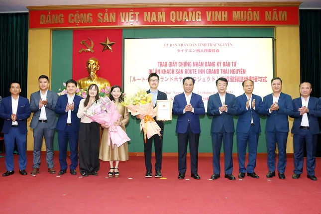 Thái Nguyên trao Chứng nhận đăng ký đầu tư Dự án khách sạn hạng sang ảnh 1