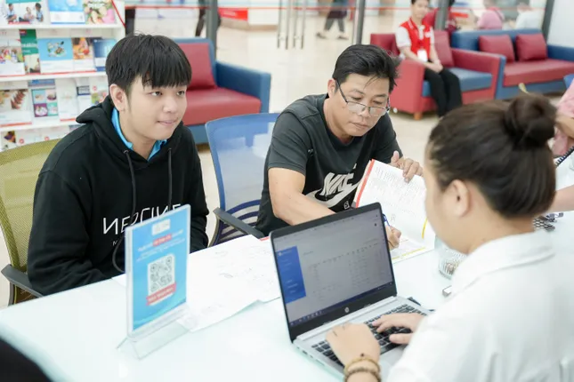Chủ động xét học bạ, vững vàng tâm lý vào đại học với mức điểm từ 18 ảnh 2