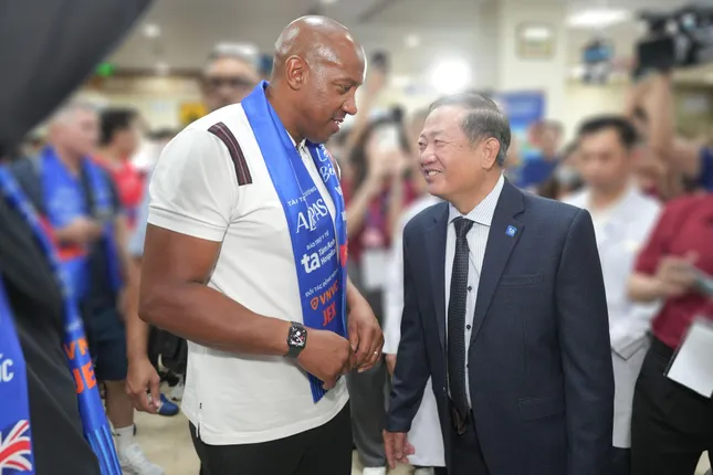 Y học thể thao đỉnh cao Bệnh viện Tâm Anh gây ấn tượng mạnh với các huyền thoại Manchester Reds ảnh 2