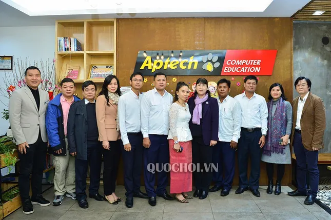 Aptech nhận cúp 'Đơn vị Đào tạo CNTT Xuất sắc' tại Sao Khuê 2025 ảnh 3