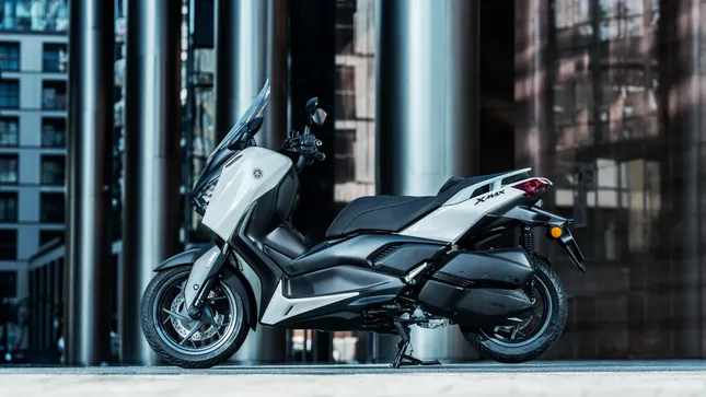 Yamaha XMAX 300 liệu có vừa đủ để đi làm, vừa ổn để đi phượt? ảnh 3