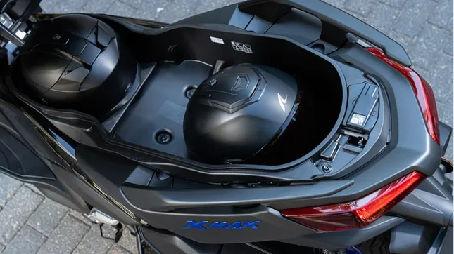 Yamaha XMAX 300 liệu có vừa đủ để đi làm, vừa ổn để đi phượt? ảnh 4