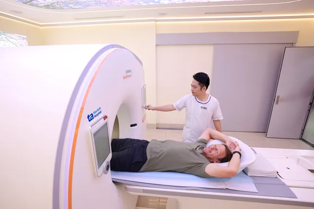 BVĐK Tâm Anh đón các huyền thoại bóng đá Anh đến hồi phục thể lực, chăm sóc sức khỏe ảnh 5