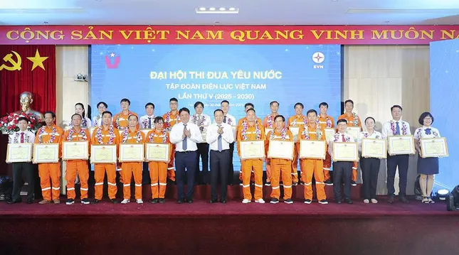 Đại hội Thi đua yêu nước EVN lần thứ V (2025 - 2030): Nơi bản lĩnh người thợ điện tỏa sáng ảnh 2
