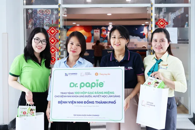 Gạc răng miệng Dr.Papie trao quà cho bệnh nhi ung thư tại TP.HCM ảnh 1