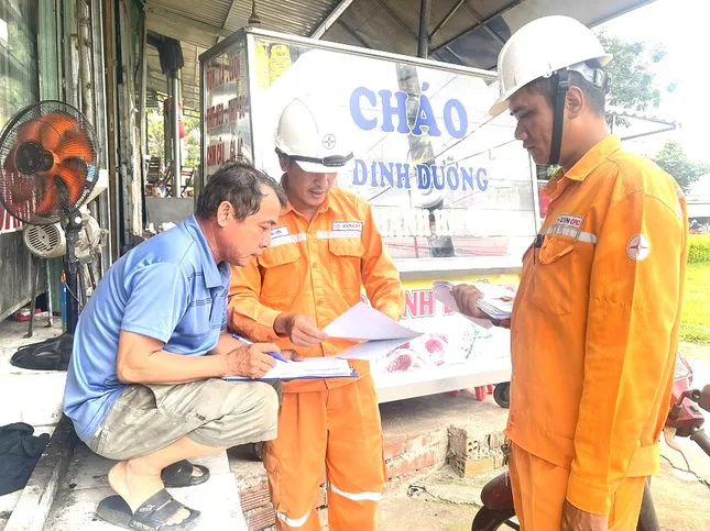 EVNCPC đẩy mạnh tuyên truyền, kiểm tra an toàn điện, phòng chống cháy nổ trong cộng đồng ảnh 3