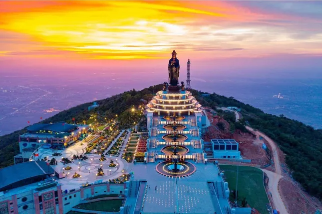 Tây Ninh những ngày rộn ràng đón khách ảnh 1