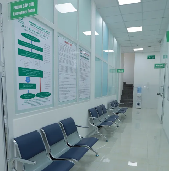 Đội ngũ bác sĩ đặt nền móng cho thành công của Phòng khám Bách Lạc ảnh 2