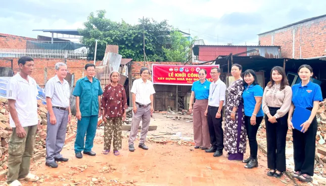 Tây Ninh: Điểm sáng của trong công tác xoá nhà tạm, nhà dột nát cho hộ nghèo, hộ cận nghèo ảnh 1