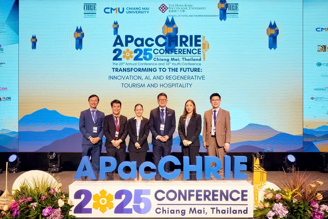 ĐH Duy Tân đăng cai Hội thảo APacCHRIE 2028 và giải Ba Best Paper Award tại Diễn đàn APF-2025 ảnh 4