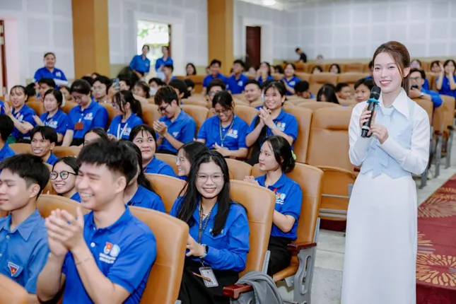 Remos khởi động chương trình 'Flex mùa hè xanh rực rỡ' và chiến dịch sinh viên tình nguyện hè 2025 ảnh 3