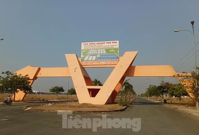 Cận cảnh khu công nghiệp ‘đắp chiếu’ 16 năm ở Bình Dương ảnh 1
