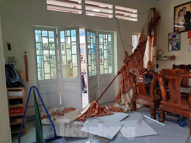 Căn nhà trong khu dân cư bỗng dưng phát nổ, 1 người nguy kịch ảnh 3