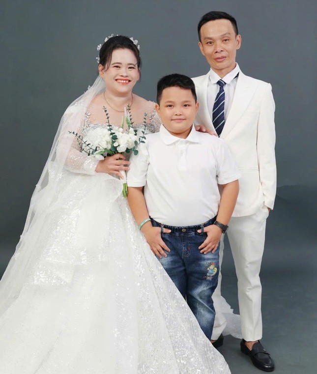 Ấm áp lễ cưới tập thể của 5 đôi thanh niên công nhân lập nghiệp ở Bình Dương ảnh 4