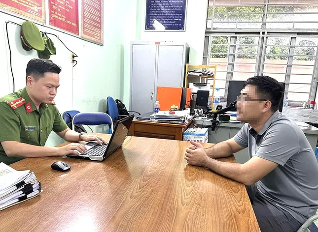 Lời khai của người đàn ông đạp nữ tài xế xe ôm ngã nhào ở Bình Dương ảnh 1