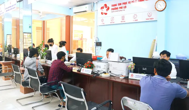 Bình Dương: Hơn 600 cán bộ, lãnh đạo nghỉ hưu trước tuổi ảnh 1