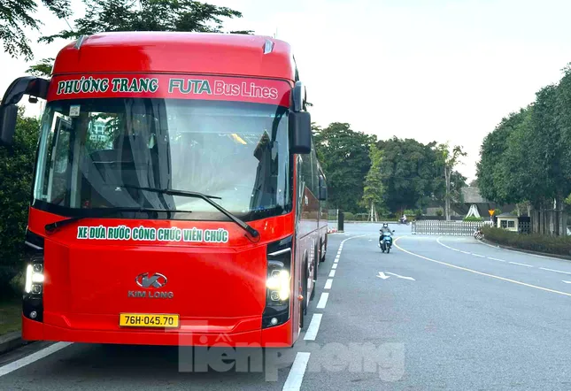 Ngày đầu vận hành chính thức chính quyền 2 cấp TPHCM ảnh 1