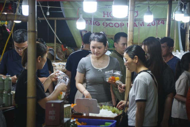 Hà Nội: 1.000 đặc sản vùng miền quy tụ tại phố đi bộ Sơn Tây ảnh 7