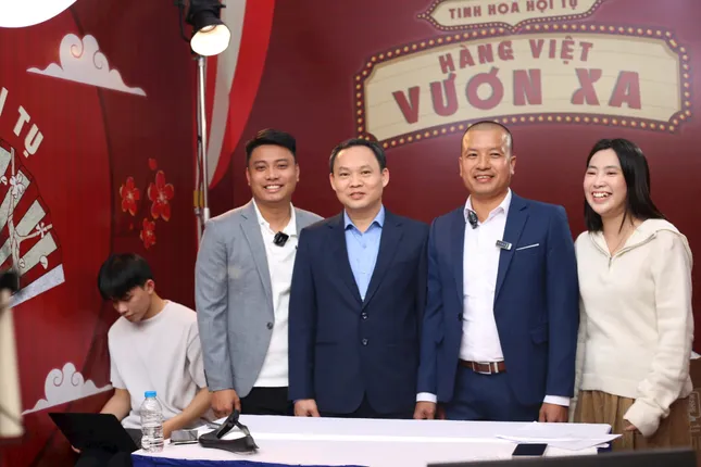 Huyện ngoại thành tiên phong đánh thức 'đất trăm nghề' bằng chuyển đổi số ảnh 1