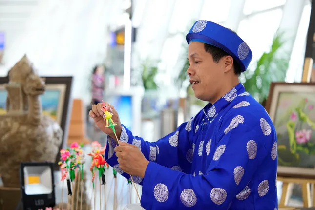 Huyện ngoại thành tiên phong đánh thức 'đất trăm nghề' bằng chuyển đổi số ảnh 2