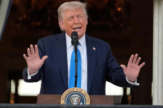 Ông Trump cấm công dân 12 nước nhập cảnh Mỹ ảnh 2