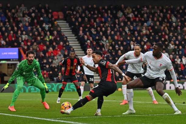 Salah đưa Liverpool vượt ải Bournemouth ảnh 14