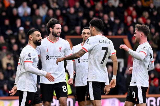 Salah đưa Liverpool vượt ải Bournemouth ảnh 10