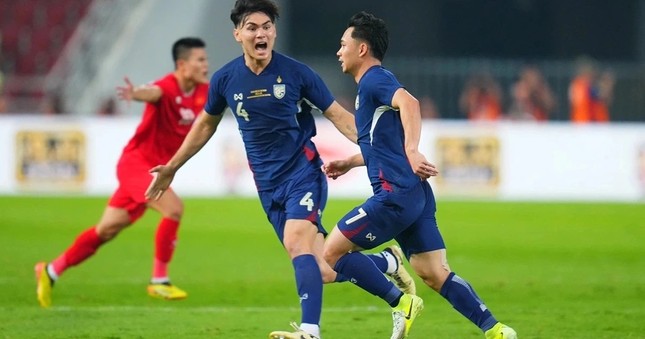 Báo Thái Lan lên án bàn thắng thiếu fair-play của Supachok ảnh 1