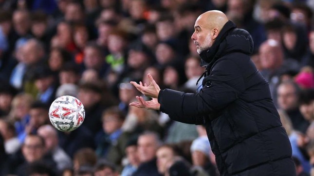 Pep Guardiola chỉ trích chất lượng bóng ở FA Cup ảnh 1