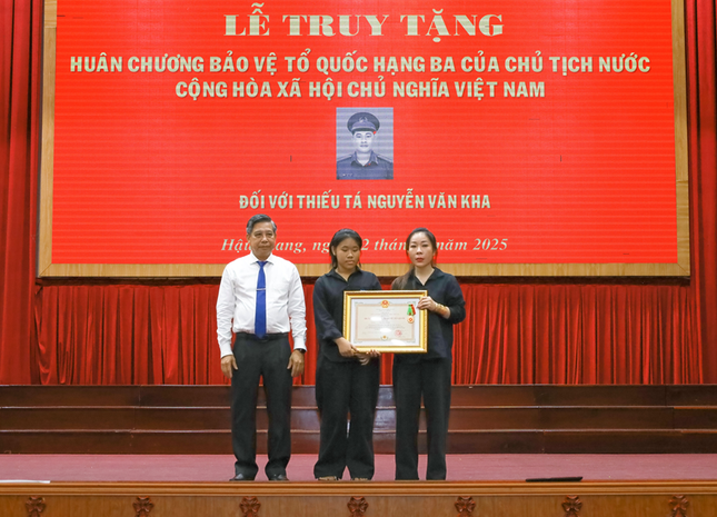 Truy tặng Huân chương cho thiếu tá công an hy sinh khi làm nhiệm vụ ảnh 1