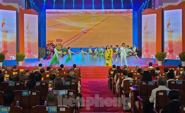 Bí thư Hậu Giang kêu gọi đồng lòng thực hiện nhiệm vụ lịch sử hợp nhất tỉnh ảnh 1