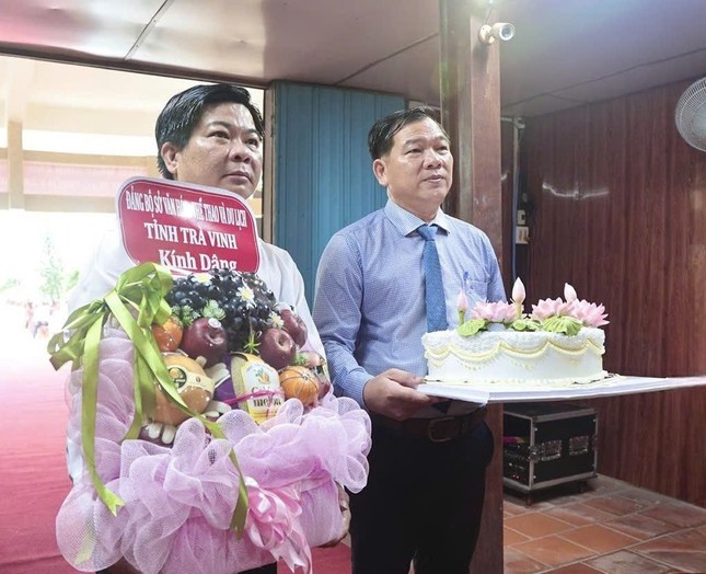 Nhiều hoạt động báo công dâng Bác ở Trà Vinh ảnh 2