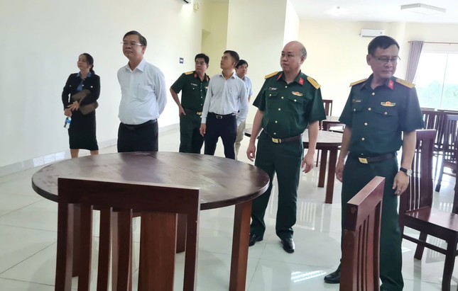 Chủ tịch TP. Cần Thơ kiểm tra thực tế nơi dự kiến cho cán bộ về ở sau sáp nhập ảnh 1
