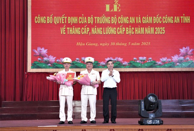 Công bố quyết định của Bộ trưởng Công an ở Đà Nẵng, Hậu Giang ảnh 1