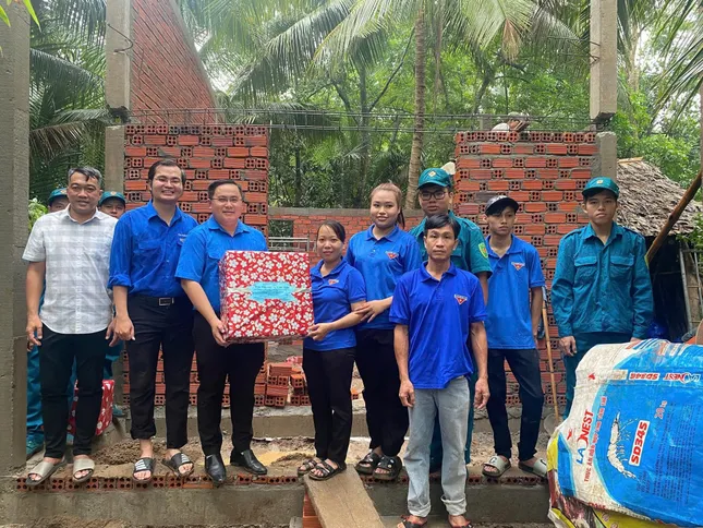 Tình nguyện hè, tuổi trẻ Bến Tre tích cực giúp người dân tiếp cận công nghệ ảnh 5