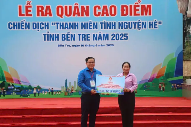 Tình nguyện hè, tuổi trẻ Bến Tre tích cực giúp người dân tiếp cận công nghệ ảnh 4