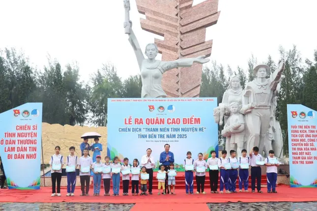 Tình nguyện hè, tuổi trẻ Bến Tre tích cực giúp người dân tiếp cận công nghệ ảnh 2