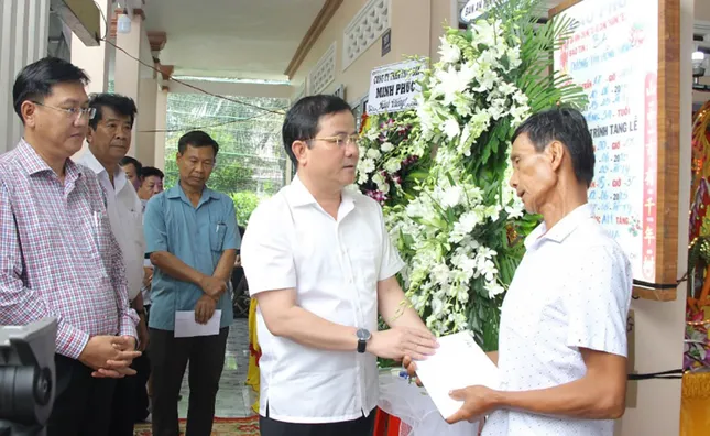 Va chạm xe đầu kéo, người phụ nữ cùng 2 con nhỏ tử vong ảnh 2