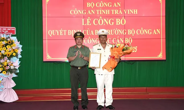 Công bố quyết định của Bộ trưởng Bộ công an về công tác cán bộ ảnh 1