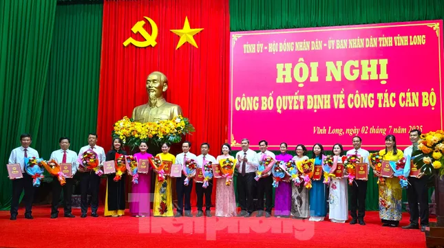 Vĩnh Long có 5 nữ giám đốc sở sau hợp nhất ảnh 3